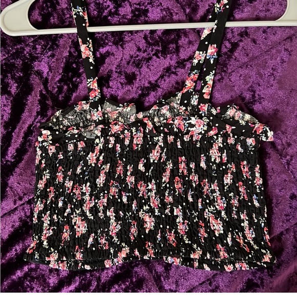 Forever 21 Floral Crop Top - Picture 2 of 2